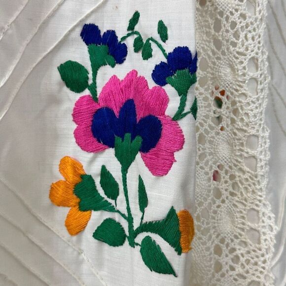 Vintage 70s Mexican Embroidered Halter Maxi Dress Sz S Crochet Lace Boho Cottage - Picture 9 of 13